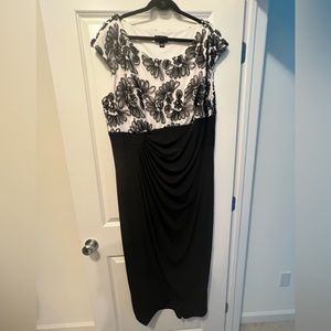 Sleeveless dress